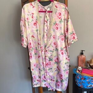 Secret Treasures Floral Sequin Robe - Pink and Cream